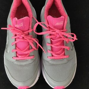 Women's Avia tennis shoes
